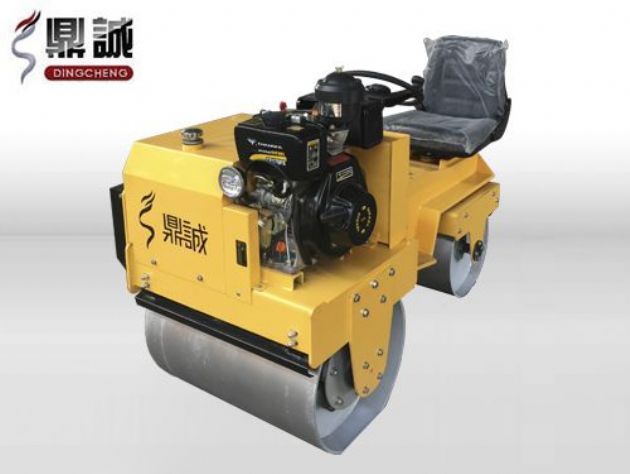 點(diǎn)擊查看詳細(xì)信息<br>標(biāo)題：DC850C座駕式壓路機(jī) 閱讀次數(shù)：15877